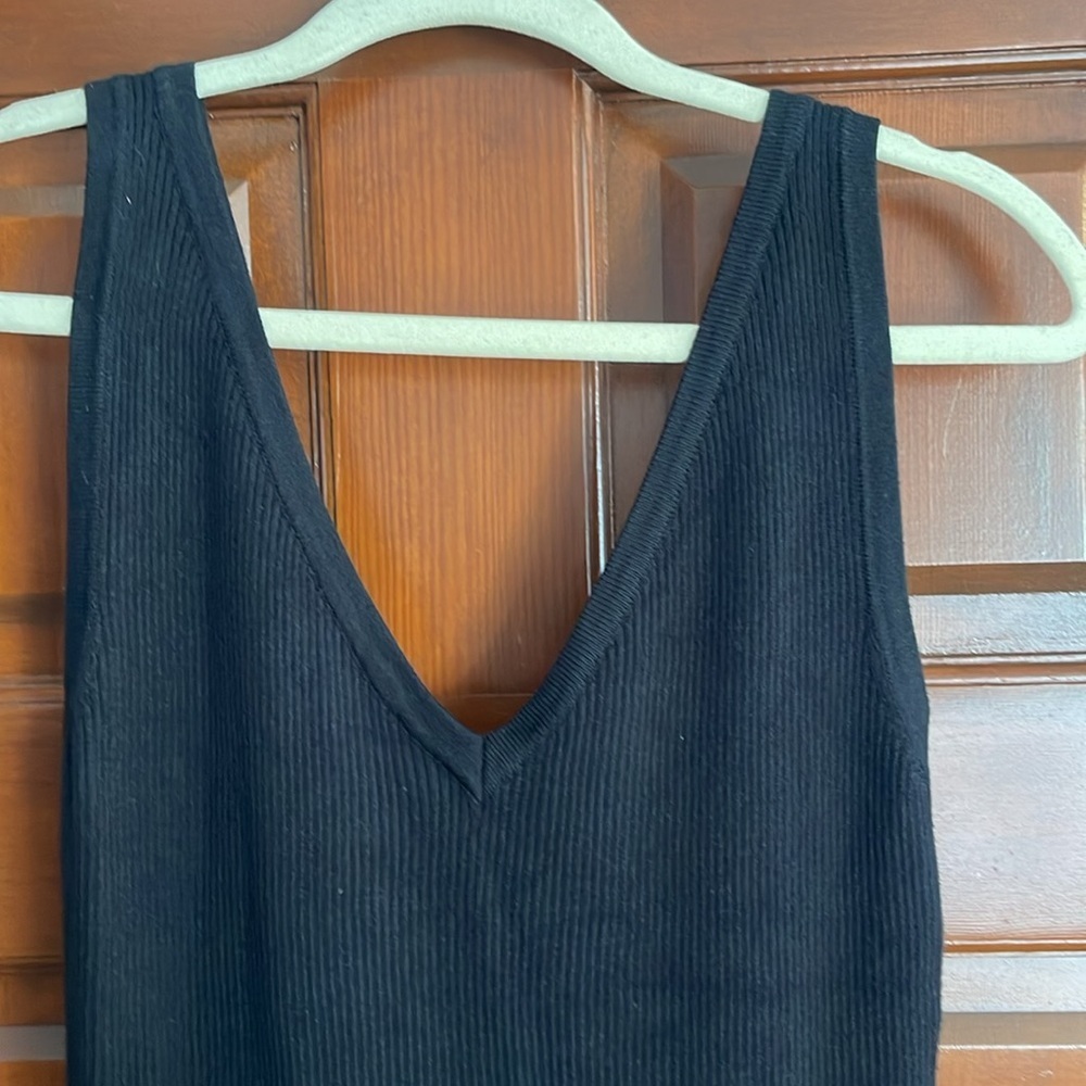 House of Harlow 1960 V-neck Sleeveless Dress - Picture 2 of 6